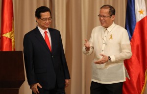 Prime Minister Nguyen Tan Dung, Head of Government of the Socialist Republic of Viet Nam, signs the Palace Guest Book at the Reception Hall of the Malacañan Palace during the Working Visit to the Philippines on Wednesday (May 21, 2014). Viet Nam was the Philippines 18th trading partner in 2013, with total trade amounting to US$ 1.33 billion. It plays host to a 6,220-strong Filipino community, as well as several important Filipino companies, including Jollibee, San Miguel Brewery, Liwayway Industrial Food Corp., Ltd, and United Pharma, Inc. This is the Prime Ministers second visit to the Philippines, after his Official Visit on 9-10 August 2007. President Aquino undertook a State Visit to Viet Nam on 26-27 October 2010. This was followed by a return visit by Viet Nam President Truong Tan Sang, Viet Nams Head of State, who conducted his State Visit to the Philippines on 26-28 October 2011. (Photo by Robert Viñas / Malacañang Photo Bureau)