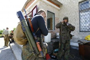 Armed pro-Russian separatists gather in Seversk (Siversk), Donetsk region June 22, 2014. REUTERS/Shamil Zhumatov