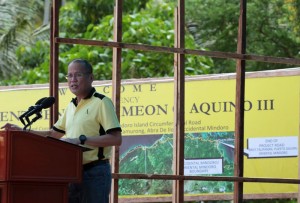 President Benigno S. Aquino III delivers his speech during the briefing on the oil infrastructure projects in the Province of Oriental Mindoro held in Barangay Talipanan, Puerto Galera on Friday (August 29). (Photo courtesy Malacañang Photo Bureau)