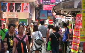 Hong Kong residents return to work on Monday, October 6, despite continuing protests.  The number of protesters have however dwindled after a week of demonstrations.  (Photo grabbed from Reuters video/Courtesy Reuters)