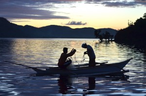 Two Bancas for the Philippines project beneficiaries haul up a netful of fish aboard a newly-made fiberglass boat in Busuanga, Northern Palawan. Through strong public and private sector support, the project has enabled fisherfolk to build 800 fibreglass boats across Palawan and the Visayas.  Artisanal or small-scale fisheries employ 90% of the world’s capture fishers, providing 50% of global yields and 60% of wild-caught seafood. The Philippines has 1.3 million artisanal fishers, comprising 5% of its labour force. (Gregg Yan / WWF) 