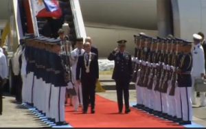 French President Francois Hollande arrives at a military airbase in Manila on Feb. 26, 2015 for a two-day visit focusing on improving bilateral ties with the Philippines. (Photo grabbed from Reuters video/Courtesy Reuters)