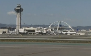 The Los Angeles International Airport. The U.S. Federal Bureau of Investigation (FBI) is investigating a possible Islamic State-inspired terrorism plot in the United States, CNN reports.  (Photo grabbed from Reuters video)