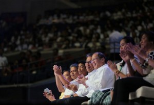 HAPPY development. President Benigno S. Aquino III graces the Pagdiriwang ng Pantawid Pamilya Graduates ng 2015 at the Smart Araneta Coliseum of the Araneta Center in Cubao, Quezon City on Thursday (April 23). With the theme: “Pagtatapos Ninyo, Tagumpay ng Pilipino,” the event is a celebration of the graduation of more than 300,000 Pantawid Pamilya high school beneficiaries nationwide, a milestone for the program since its expansion to cover beneficiaries who are in high school. Also in photo are Technical Education and Skills Development Authority (TESDA) director general Emmanuel Joel Villanueva, Education Secretary Armin Luistro and Interior and Local Government Secretary Manuel Roxas II. (Photo by Benhur Arcayan / Malacañang Photo Bureau)