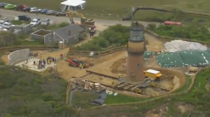 160_year_old_lighthouse_begins_move_inland