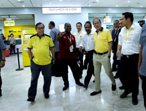 President Benigno S. Aquino III tours and inspects the new facilities at the newly renovated MCIA Terminal 1 during the groundbreaking ceremony of the Mactan Cebu International Airport New Passenger Terminal Building in Lapu-Lapu City, Cebu with Tourism Secretary Ramon Jimenez Jr. ,Megawide Construction Corporation chairman Michael Cosiquien, GMR-Megawide Cebu Airport Corporation president Manuel Louie Ferrer, GMR Group of Companies chairman Grandhi Mallikajurna Rao, GMCAC chief executive advisor Andrew Harrison and Public Private Partnership (PPP) Center executive director Cosette Canilao upon arrival at the Mactan Cebu International Airport New Passenger Terminal Building on Monday (June 29). (Photo by Gil Nartea / Malacañang Photo Bureau)