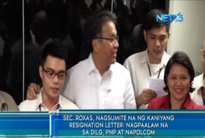 DILG Secretary Mar Roxas becomes emotional during farewell song of department employees.  (Eagle News Service)