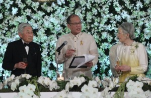 President Benigno S. Aquino III and His Majesty Emperor Akihito of Japan, lead the ceremonial toasts during the State Dinner at the Rizal Hall of the Malacañan Palace on Wednesday (January 27, 2016). (Photo by Robert Viñas/ Malacañang Photo Bureau)