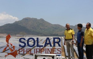 President Benigno S. Aquino III with Solar Philippine Chief Executive Officer and President Leandro Leviste and Department of Energy Undersecretary Donato Marcos during the inauguration of the P5.7 billion Calatagan Solar Farm in Barangay Paraiso in Calatagan, Batangas on Wednesday (March 16).  Solar energy is one of the alternative sources of energy that could also provide electricity to the country.   (Photo by Robert Viñas /  Malacañang Photo Bureau)  