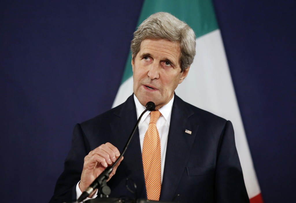 US Secretary of State John Kerry addresses a press conference on May 16, 2016 in Vienna, Austria World powers said they supported the lifting of an arms embargo on Libya and were ready to supply weapons to the country's new unity government to help it fight the growing threat posed by the Islamic State group. / AFP PHOTO / Dieter Nagl