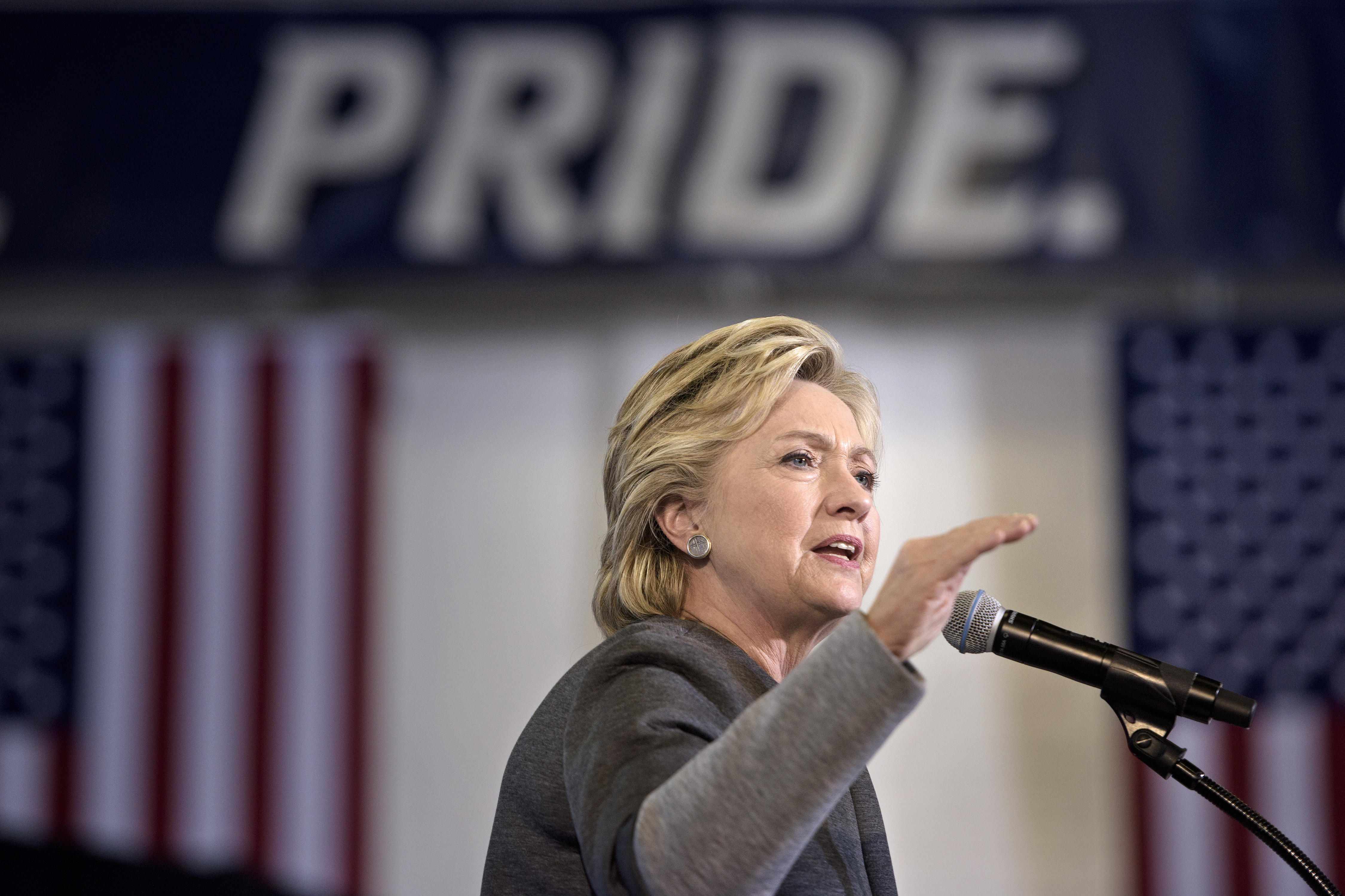 Democratic presidential nominee Hillary Clinton speaks during an event at the University of New Hampshire September 28, 2016 in Durham, New Hampshire. / AFP PHOTO / Brendan Smialowski