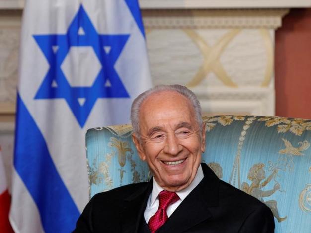 Israel's President Shimon Peres takes part in a meeting with Governor General David Johnston (not pictured) at Rideau Hall in Ottawa in this May 7, 2012 file photo. REUTERS/Blair Gable/Files