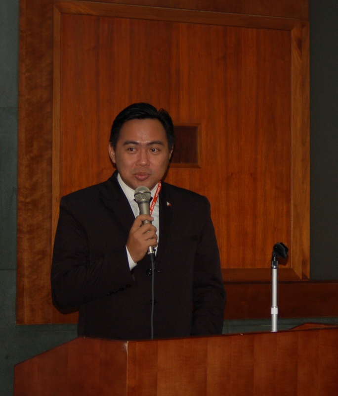 National Leader Atty. Kahlil Lamigo as he acknowledges the officials and participants present at the pre-departure orientation.