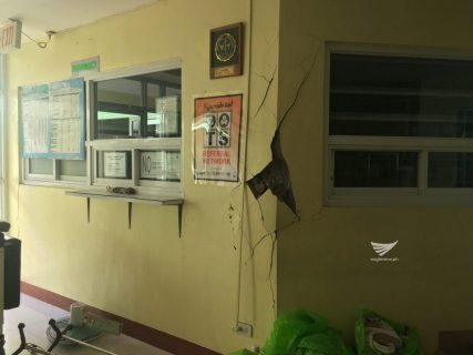 Batangas quake damages Mabini hospital5