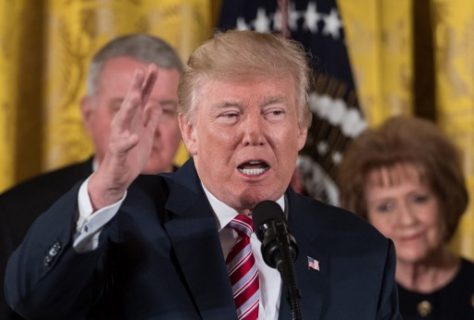 US President Donald Trump announces the Air Traffic Control Reform Initiative in the East Room at the White House in Washington, DC, on June 5, 2017. / AFP PHOTO / NICHOLAS KAMM