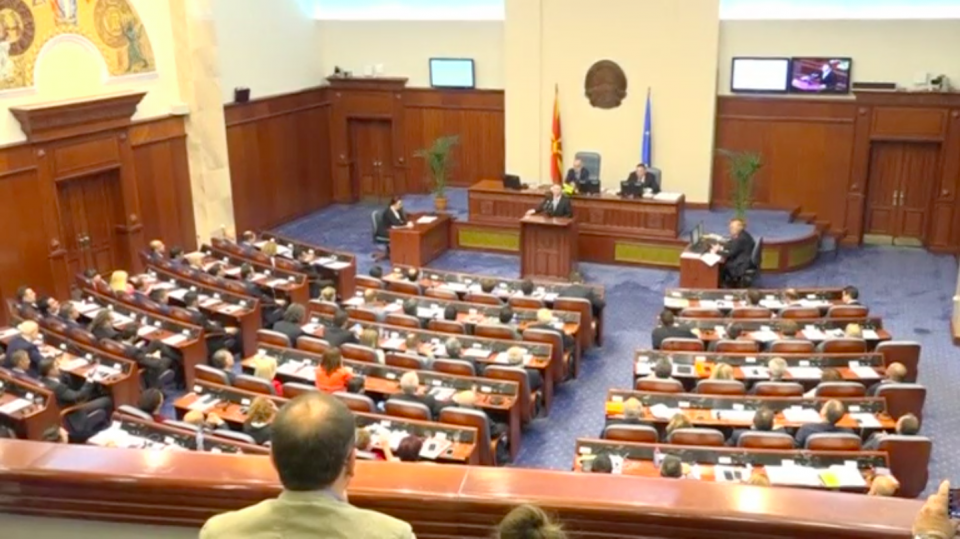 Macedonia's lawmakers on Wednesday evening (May 31) endorsed a new government led by Social Democrats which is expected to steer the way out of a two-year-long political crisis and bring the country closer to membership in the European Union and NATO. Photo grabbed from Reuters video file.