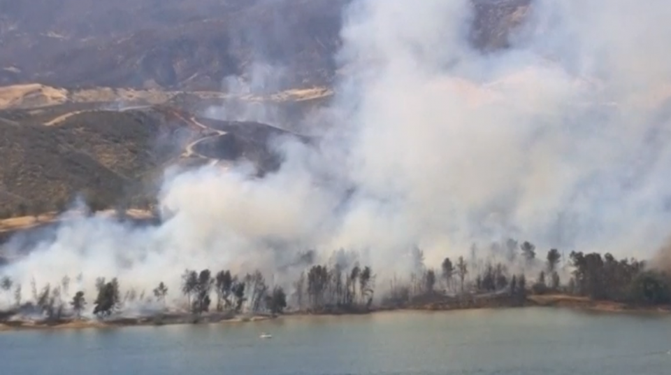 Firefighters continue to battle an explosive wildfire Sunday (April 17) which blackened more than 500 acres just hours after it ripped through Castaic Lake in California, according to NBC News. Photo grabbed from Reuters video file.