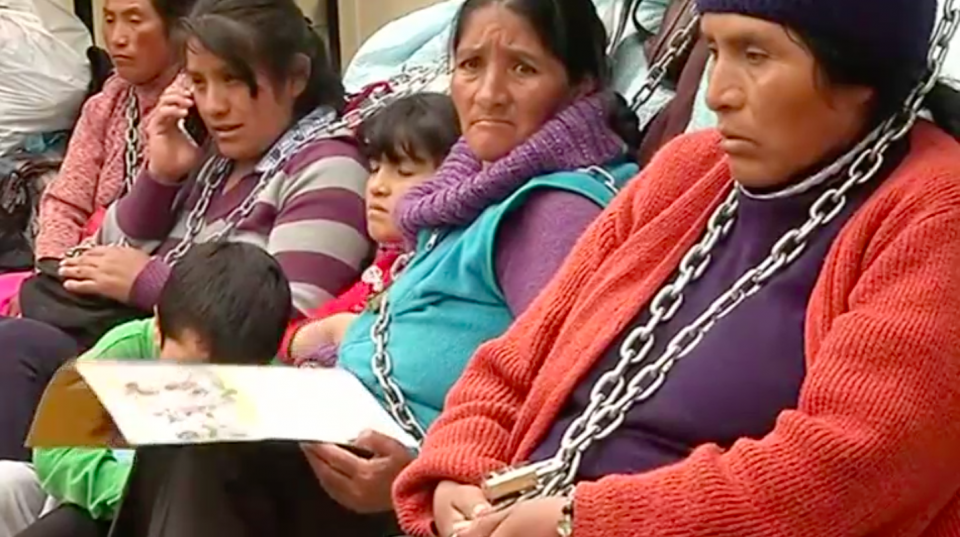 Parents of sick children who live near one of Peru's oldest mining sites camped out in front of the health ministry in Lima for the eight day on Thursday (June 22) to demand help treating the impacts of mining pollution. Photo grabbed from Reuters video file.